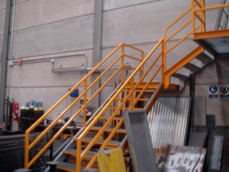 Ограждения лестниц в производственных зданиях