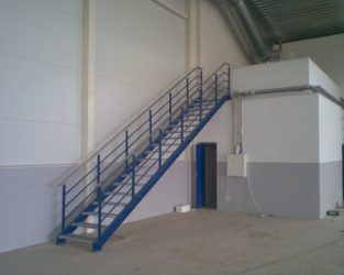 Ограждения лестниц в производственных зданиях